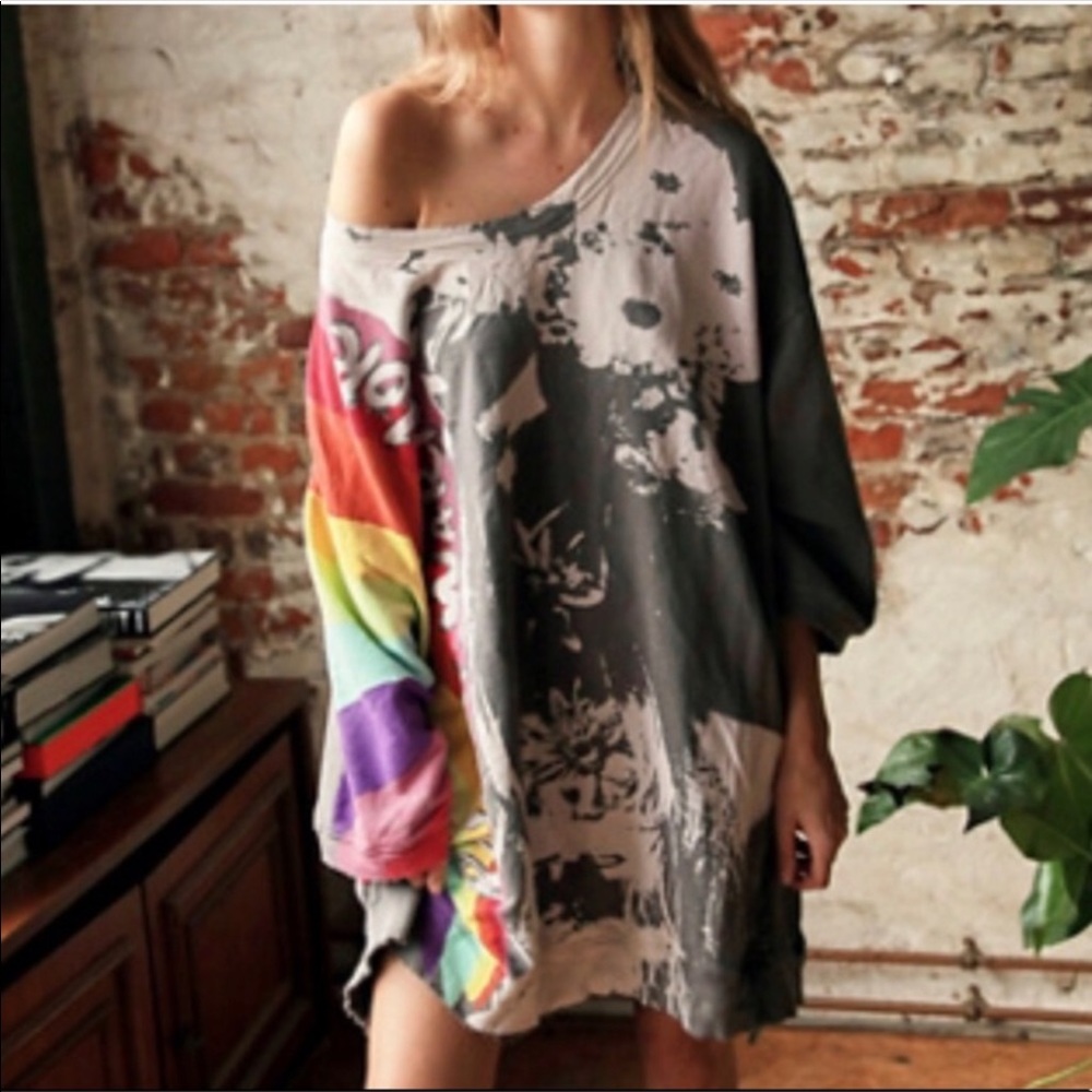 Magnolia Pearl Oversized Rainbow Warrior Top os